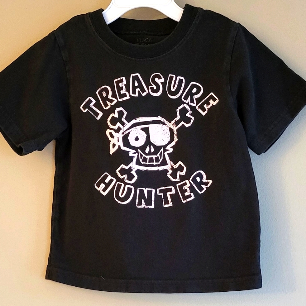 Black "Treasure Hunter" short sleeved tee shirt
